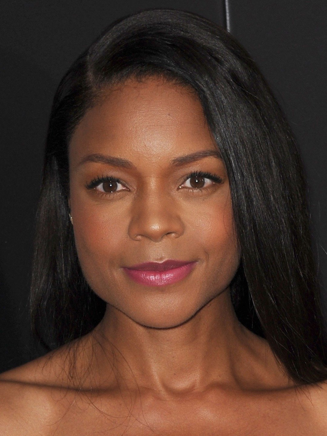 How tall is Naomie Harris?